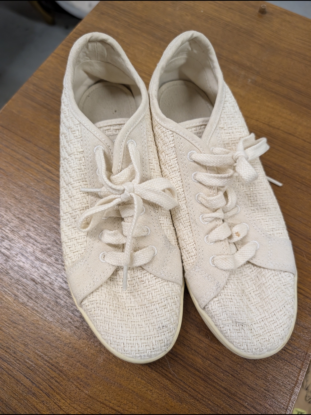 Reebok  Cornhusk Unisex Cream Woven Lace-Up Sneakers Size 8.5